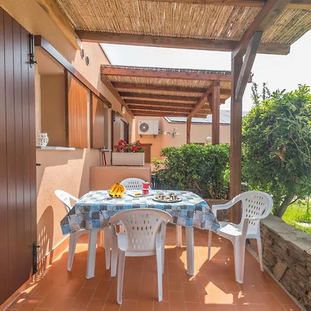 Apartment Le Dimora Ibiscus 50mt From - Happy Stintino