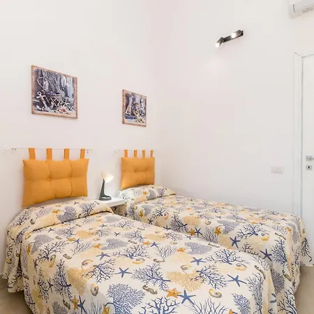 Apartment Le Dimora Ibiscus 50mt From - Happy *
