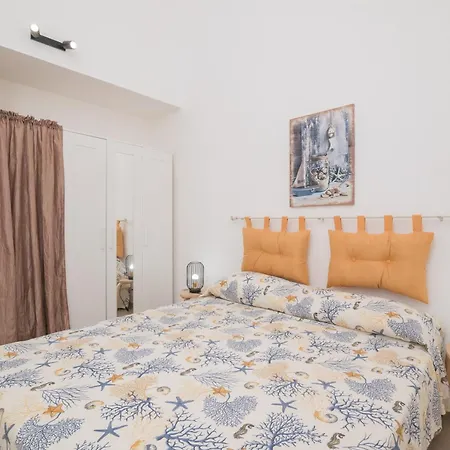 Apartment Le Dimora Ibiscus 50mt From - Happy *